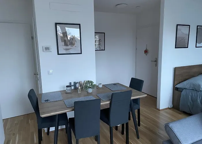 Modern Rooftop With Balcony & Free Parking Daire