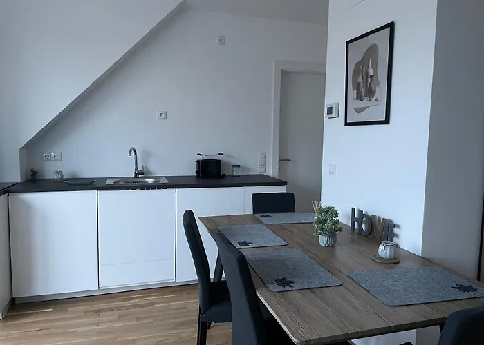 Modern Rooftop With Balcony & Free Parking