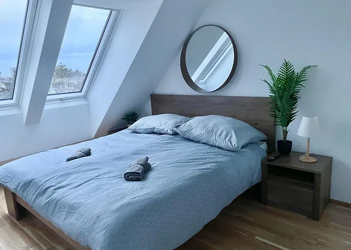 Modern Rooftop With Balcony & Free Parking * Wien
