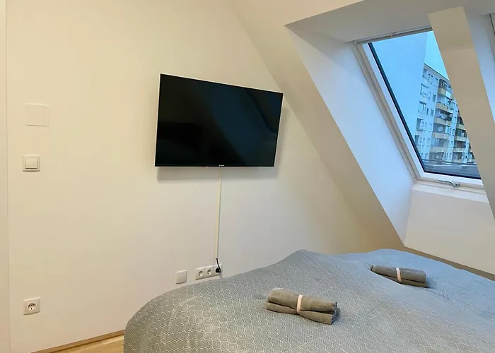Modern Rooftop With Balcony & Free Parking Daire Viyana